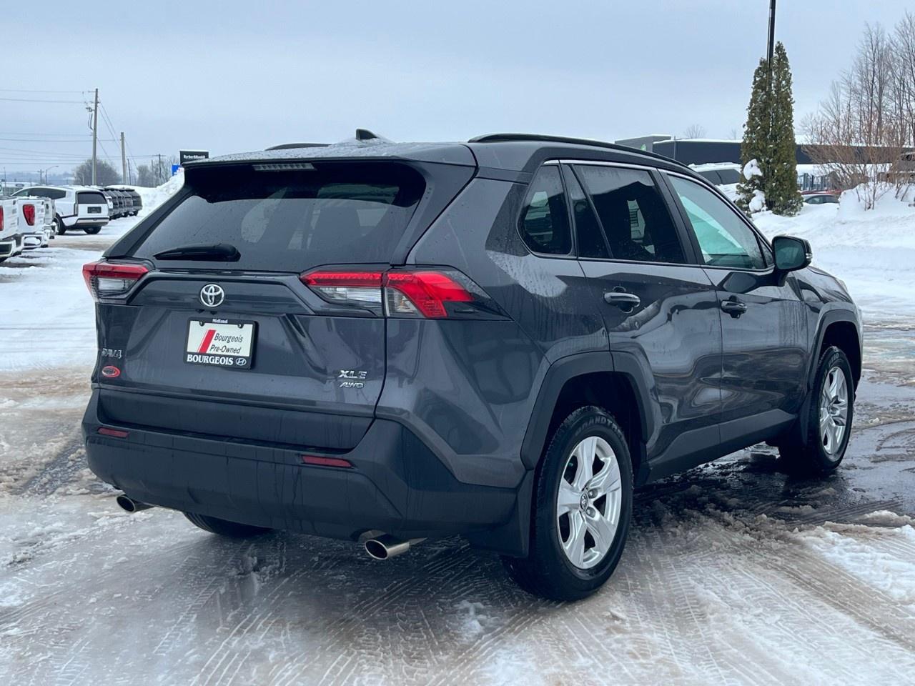 2021 Toyota RAV4 XLE AWD Photo