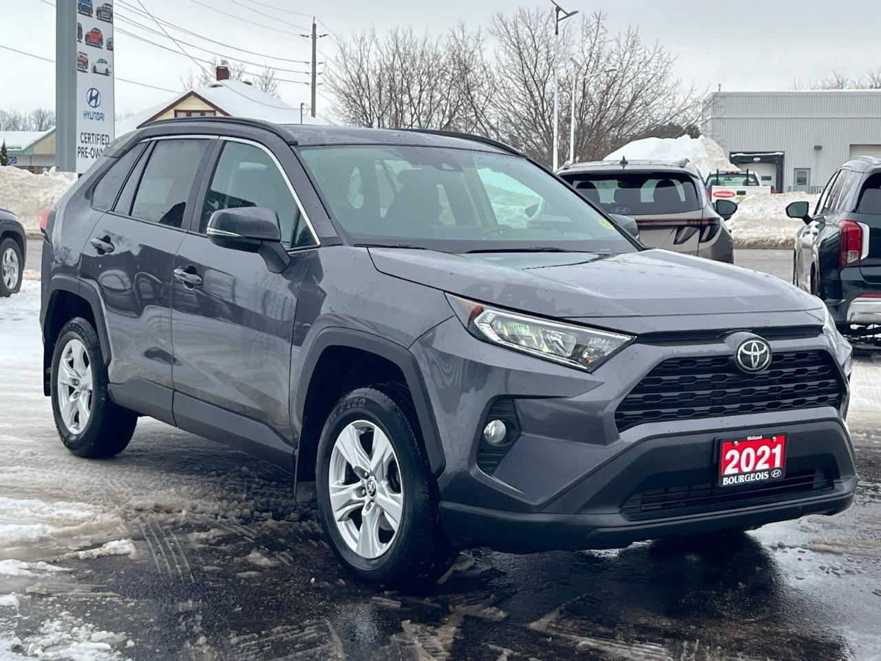 2021 Toyota RAV4 XLE AWD Photo