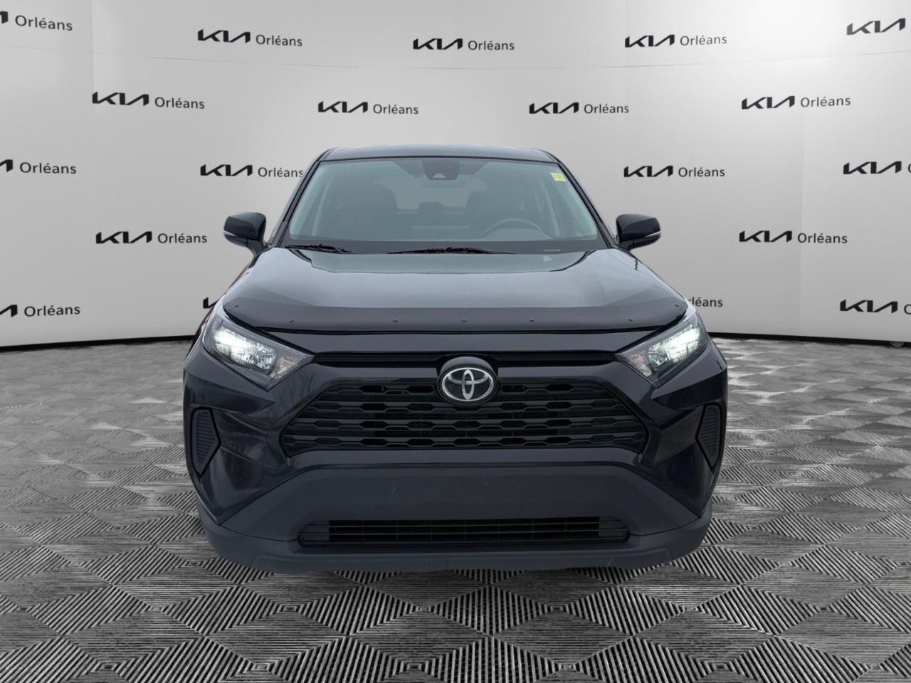 2022 Toyota RAV4 LE AWD Photo