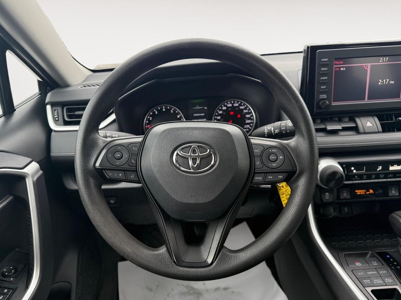 2022 Toyota RAV4 LE AWD Photo