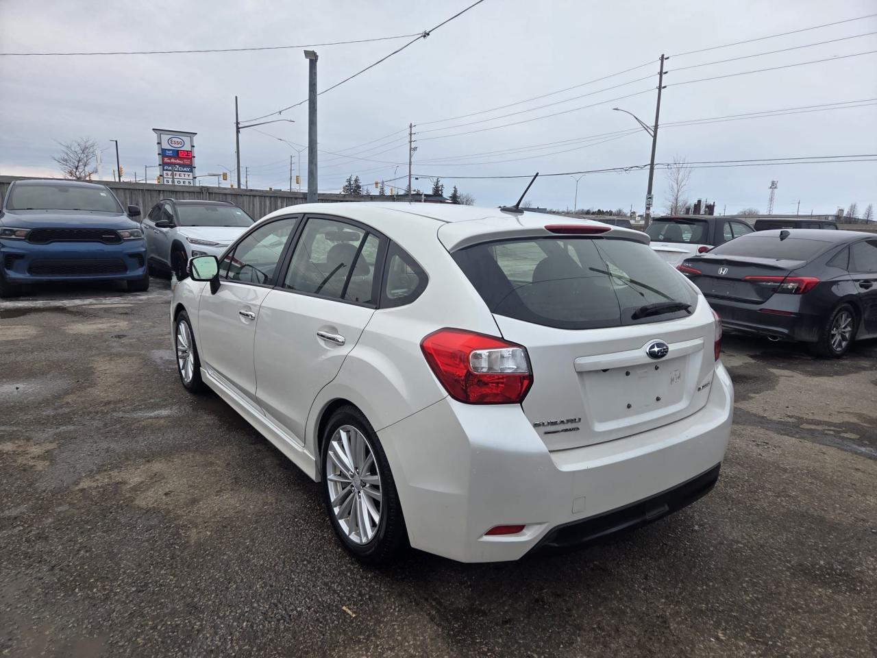 2013 Subaru Impreza 2.0i, LIMITED, LEATHER, ALLOYS, WELL MAINTAINED Photo