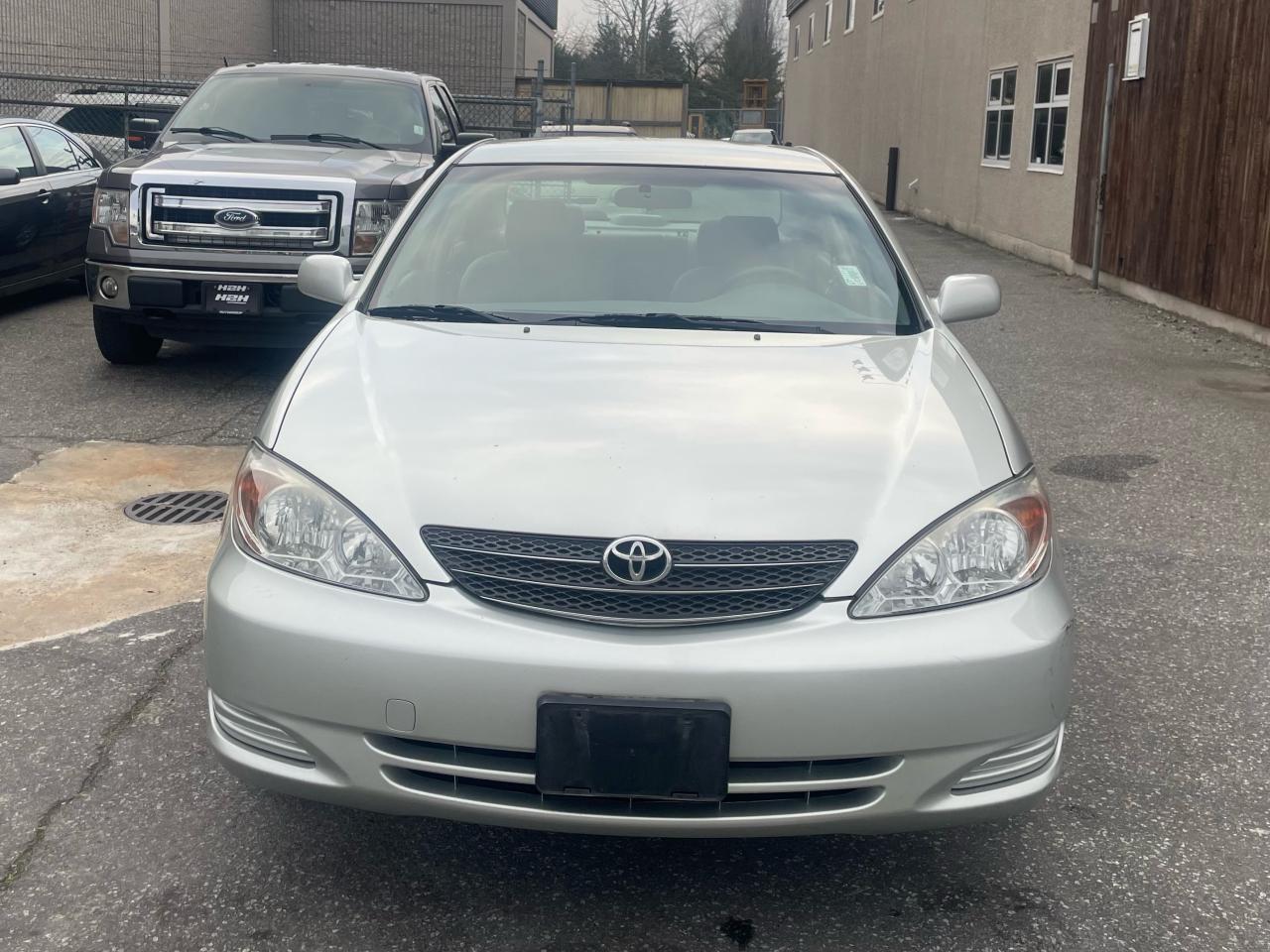 2002 Toyota Camry LE Photo2