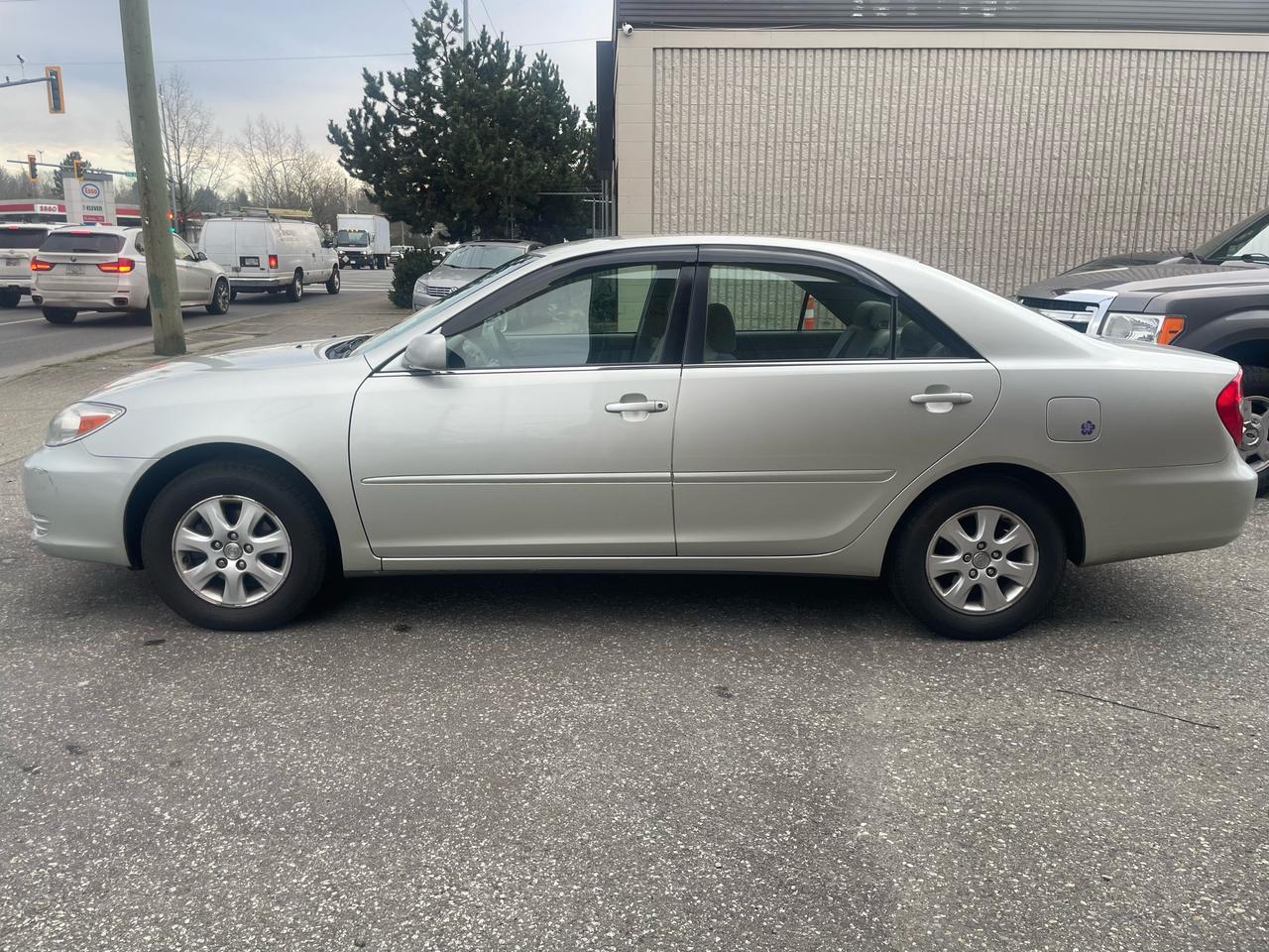 2002 Toyota Camry LE Photo8