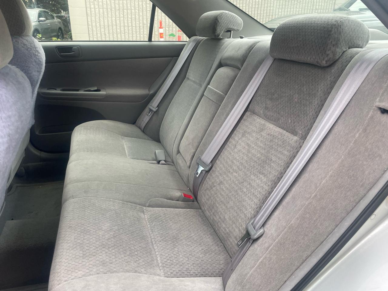 2002 Toyota Camry LE Photo14