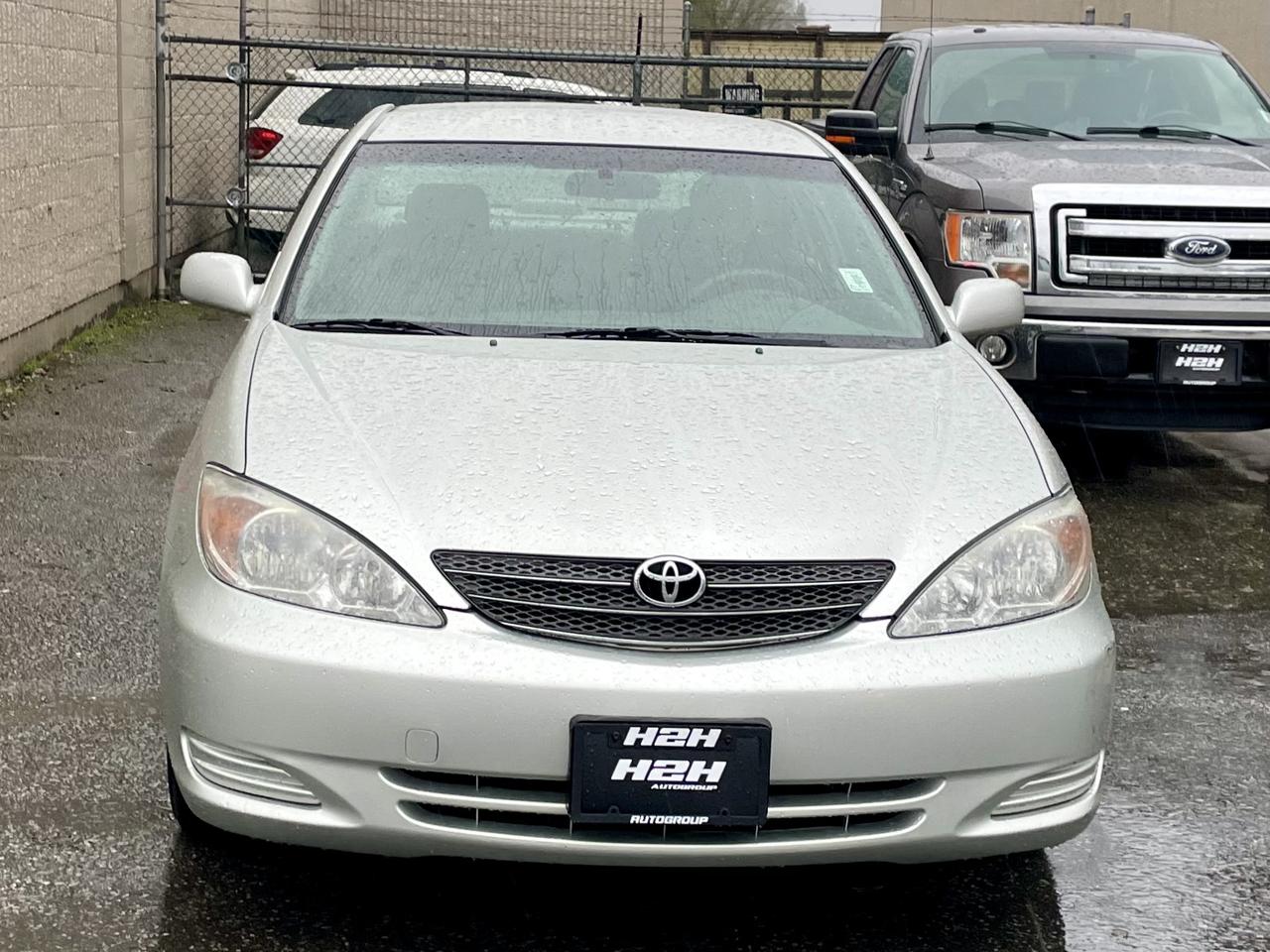 2002 Toyota Camry LE Photo2