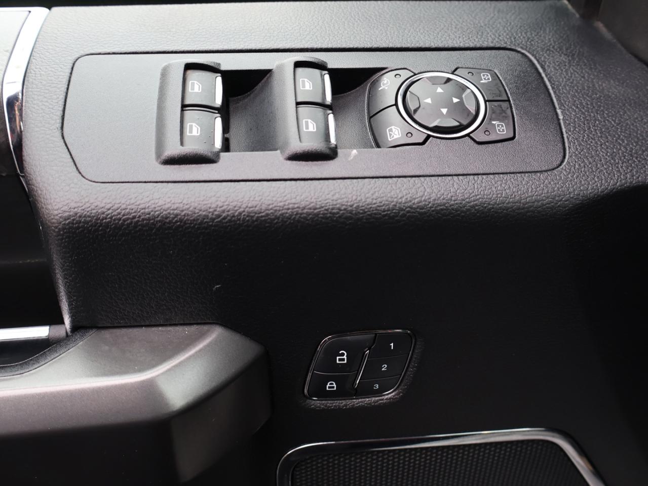 2016 Ford F-150 LARIAT FX-4 PKG 4WD CERTIFIED *1 OWNER*ACCIDENT FREE* CAMERA NAV BLUETOOTH LEATHER HEATED SEATS CRUISE ALLOYS Photo