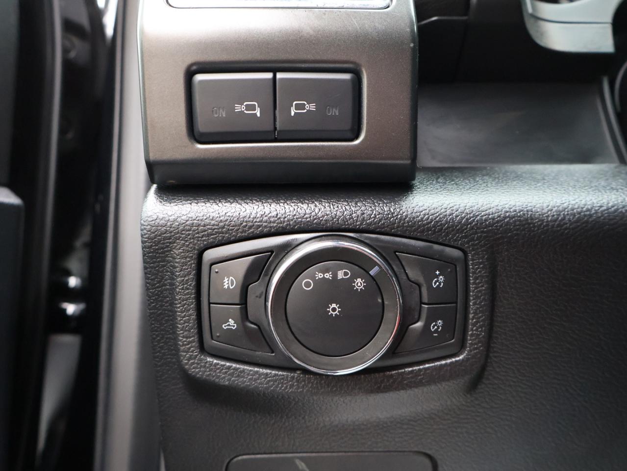 2016 Ford F-150 LARIAT FX-4 PKG 4WD CERTIFIED *1 OWNER*ACCIDENT FREE* CAMERA NAV BLUETOOTH LEATHER HEATED SEATS CRUISE ALLOYS Photo