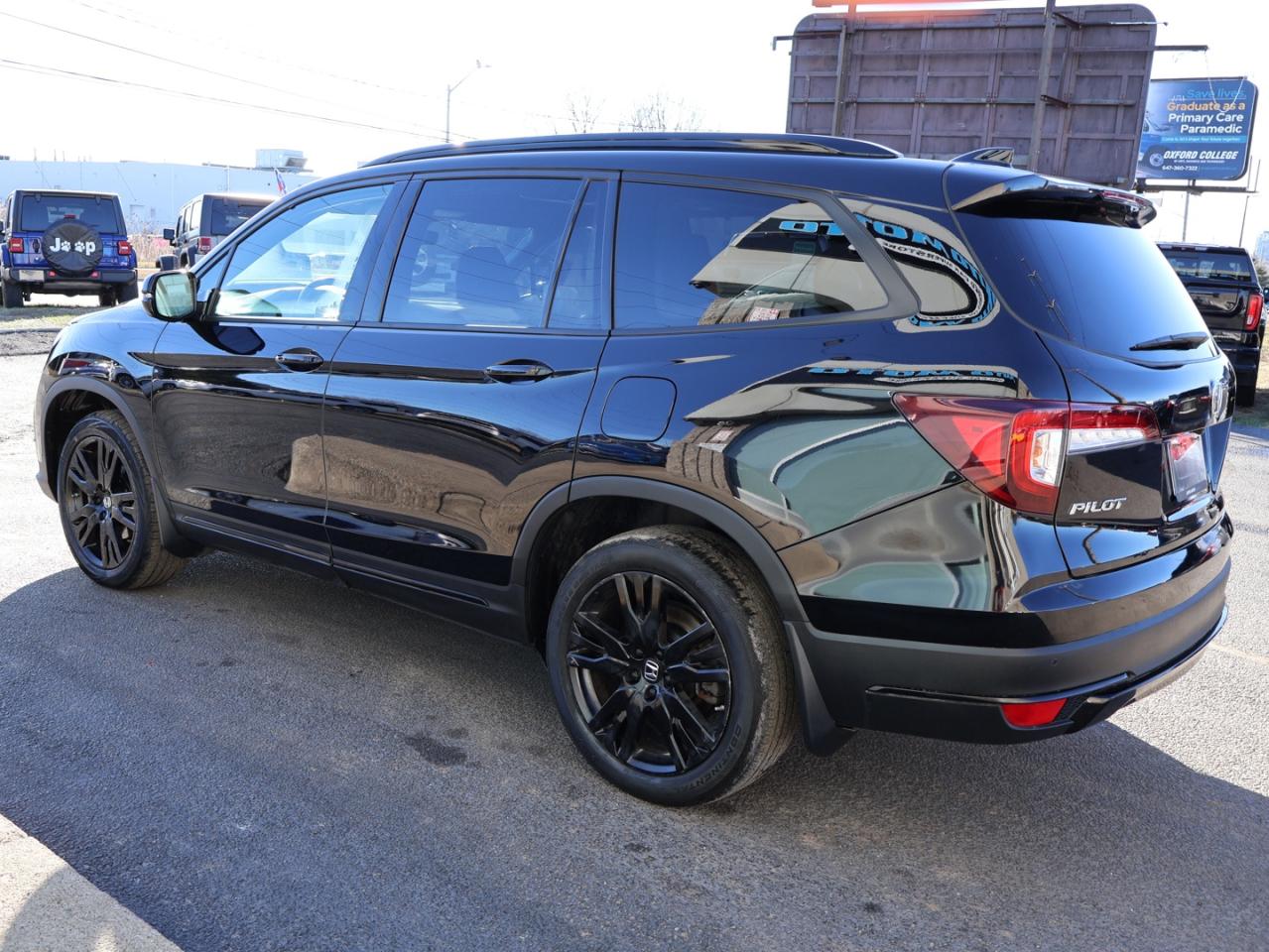 2022 Honda Pilot BLACK EDITION 4WD *ACCIDENT FREE*HONDA MAINTAIN* CAMERA NAV BLUETOOTH LEATHER HEATED SEATS SUNROOF CRUISE ALLOYS Photo4