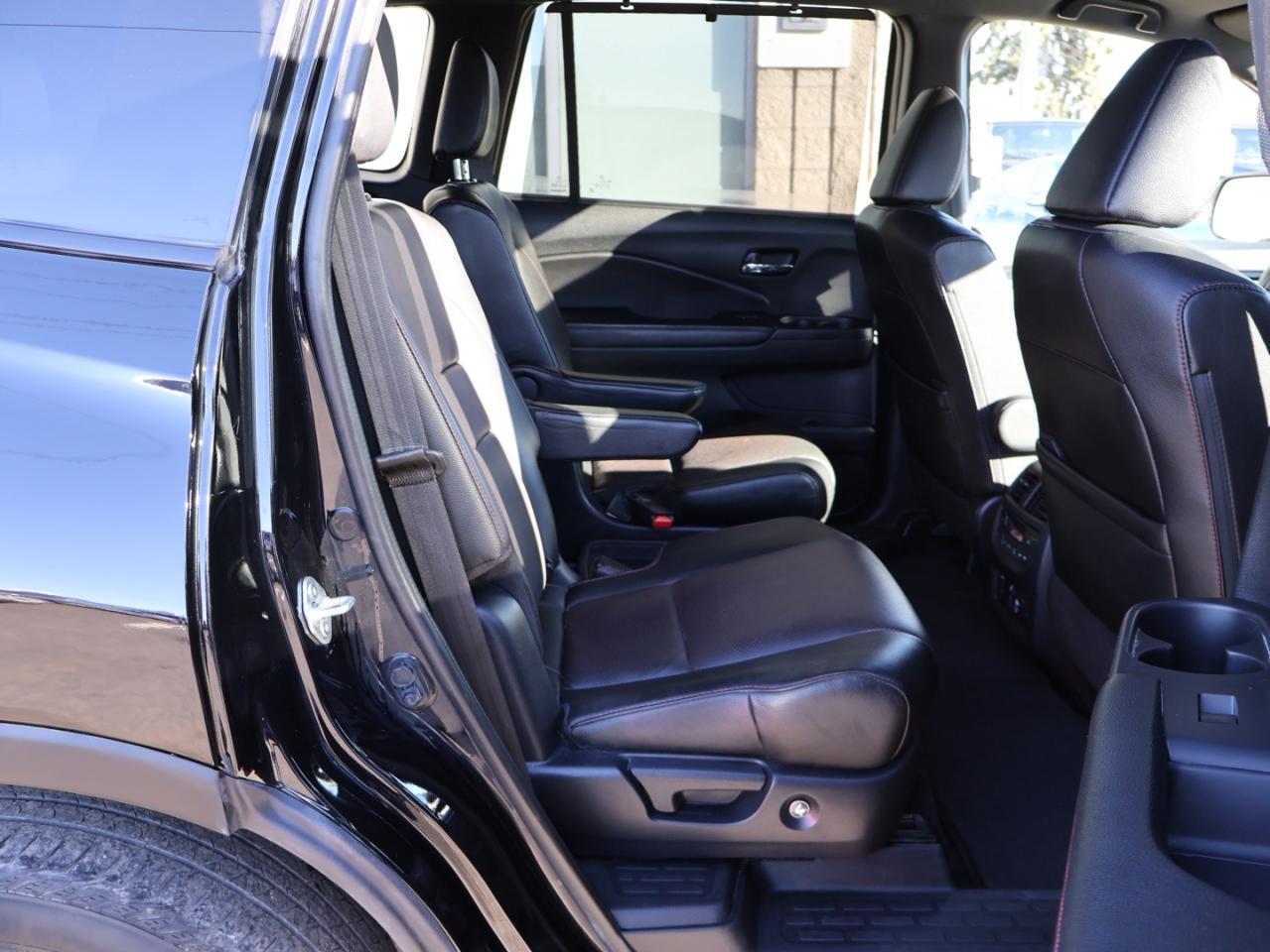 2022 Honda Pilot BLACK EDITION 4WD *ACCIDENT FREE*HONDA MAINTAIN* CAMERA NAV BLUETOOTH LEATHER HEATED SEATS SUNROOF CRUISE ALLOYS Photo