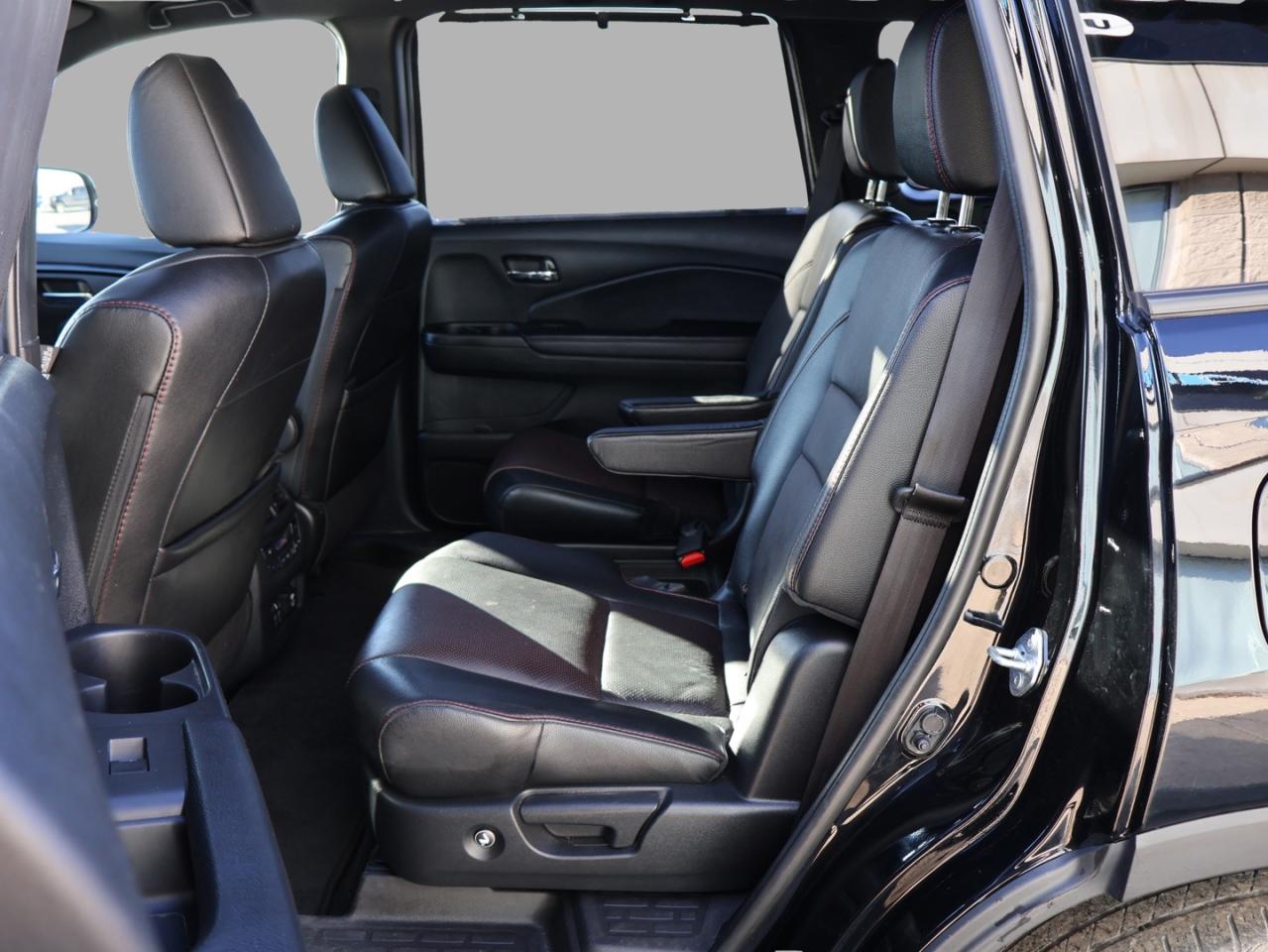 2022 Honda Pilot BLACK EDITION 4WD *ACCIDENT FREE*HONDA MAINTAIN* CAMERA NAV BLUETOOTH LEATHER HEATED SEATS SUNROOF CRUISE ALLOYS Photo