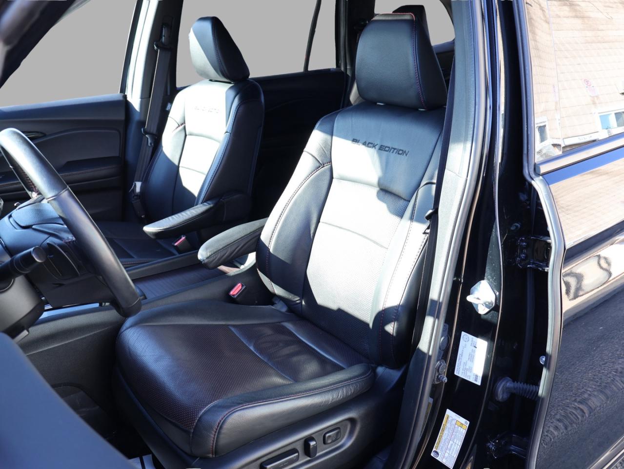 2022 Honda Pilot BLACK EDITION 4WD *ACCIDENT FREE*HONDA MAINTAIN* CAMERA NAV BLUETOOTH LEATHER HEATED SEATS SUNROOF CRUISE ALLOYS Photo