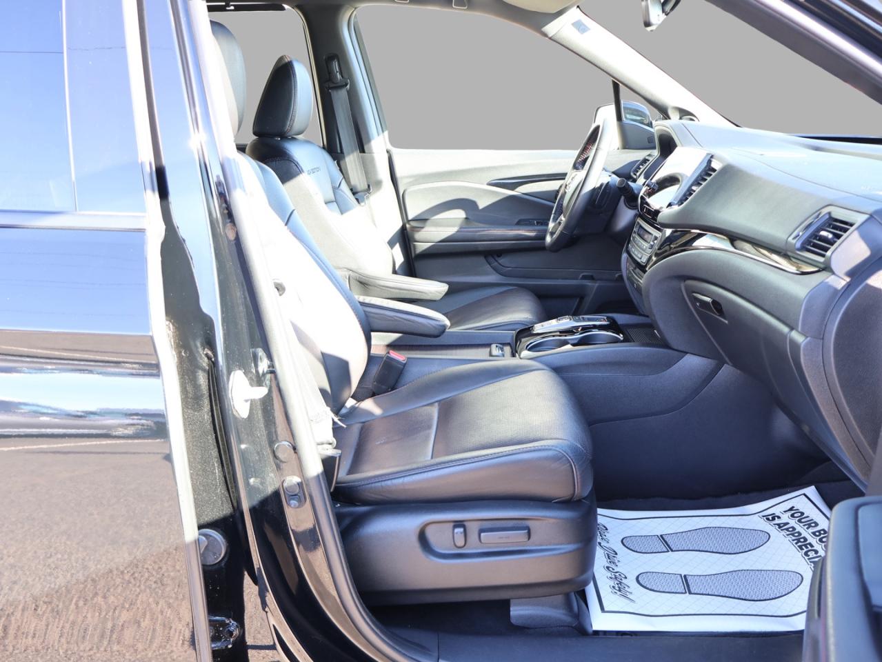 2022 Honda Pilot BLACK EDITION 4WD *ACCIDENT FREE*HONDA MAINTAIN* CAMERA NAV BLUETOOTH LEATHER HEATED SEATS SUNROOF CRUISE ALLOYS Photo