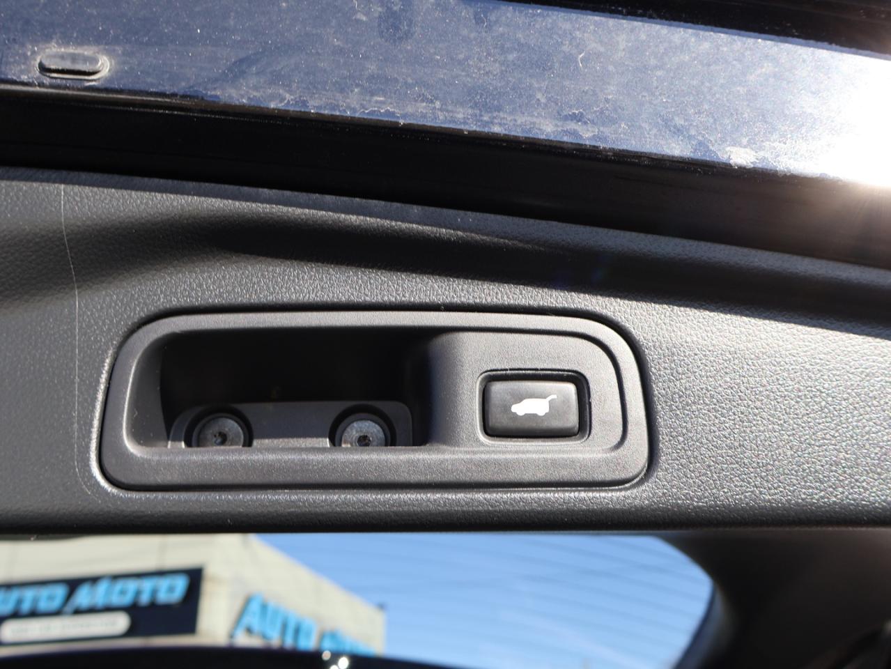 2022 Honda Pilot BLACK EDITION 4WD *ACCIDENT FREE*HONDA MAINTAIN* CAMERA NAV BLUETOOTH LEATHER HEATED SEATS SUNROOF CRUISE ALLOYS Photo