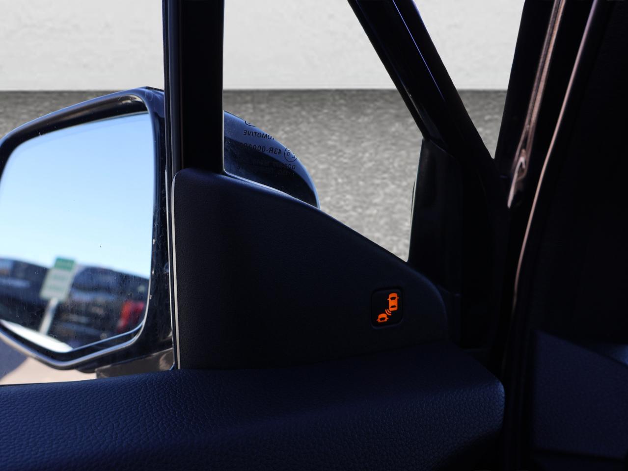 2022 Honda Pilot BLACK EDITION 4WD *ACCIDENT FREE*HONDA MAINTAIN* CAMERA NAV BLUETOOTH LEATHER HEATED SEATS SUNROOF CRUISE ALLOYS Photo