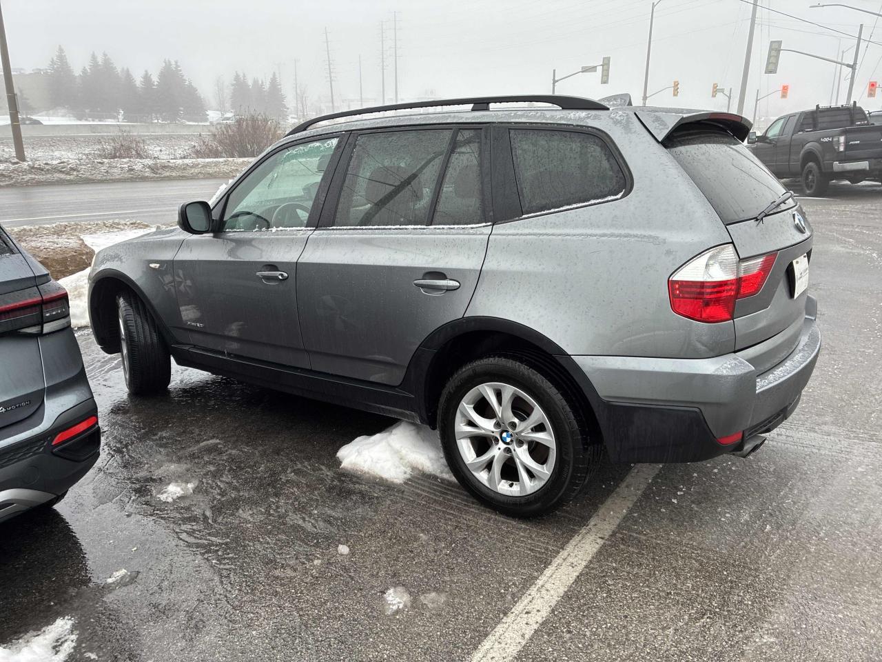 2010 BMW X3 28i Photo