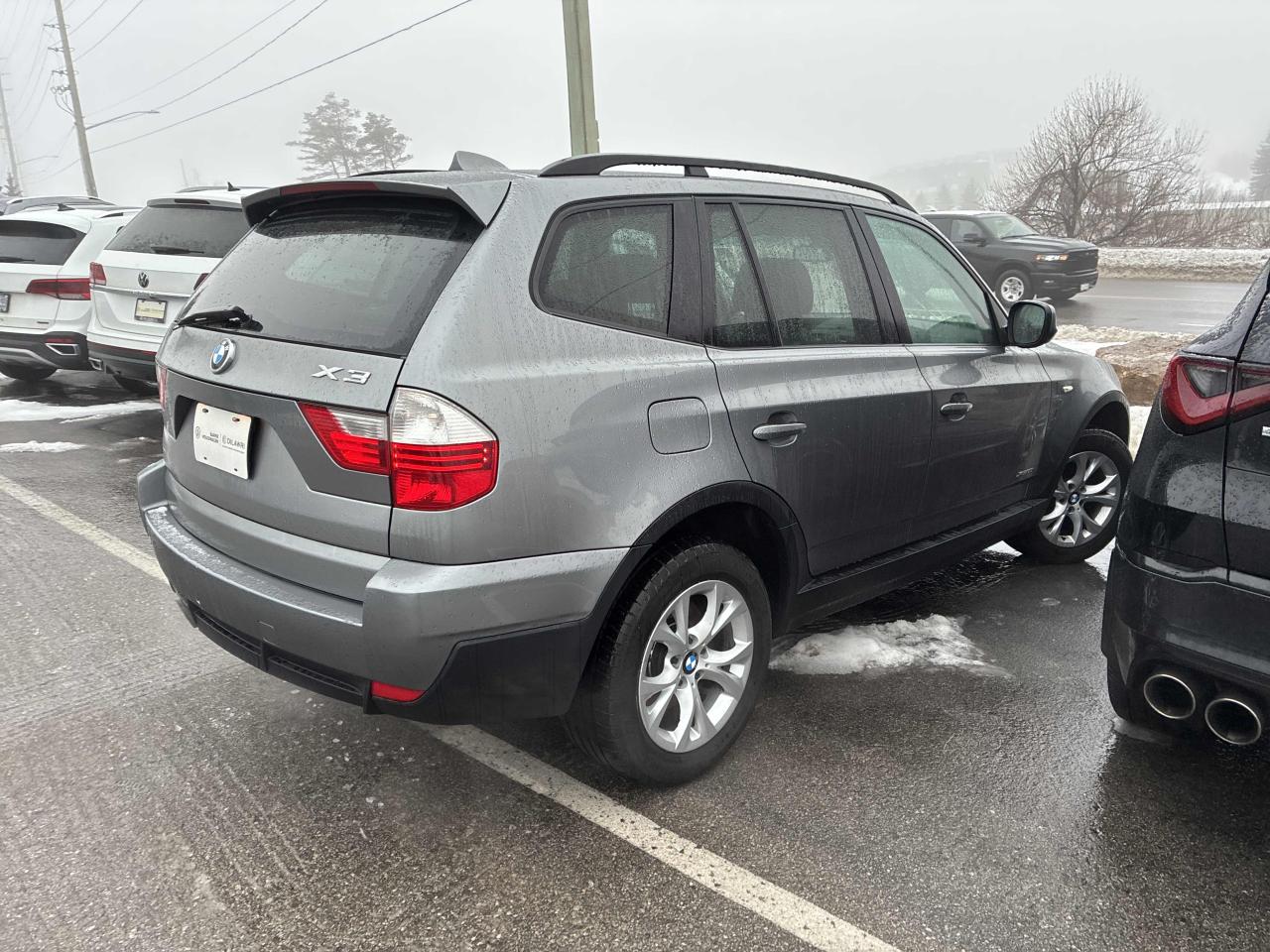 2010 BMW X3 28i Photo