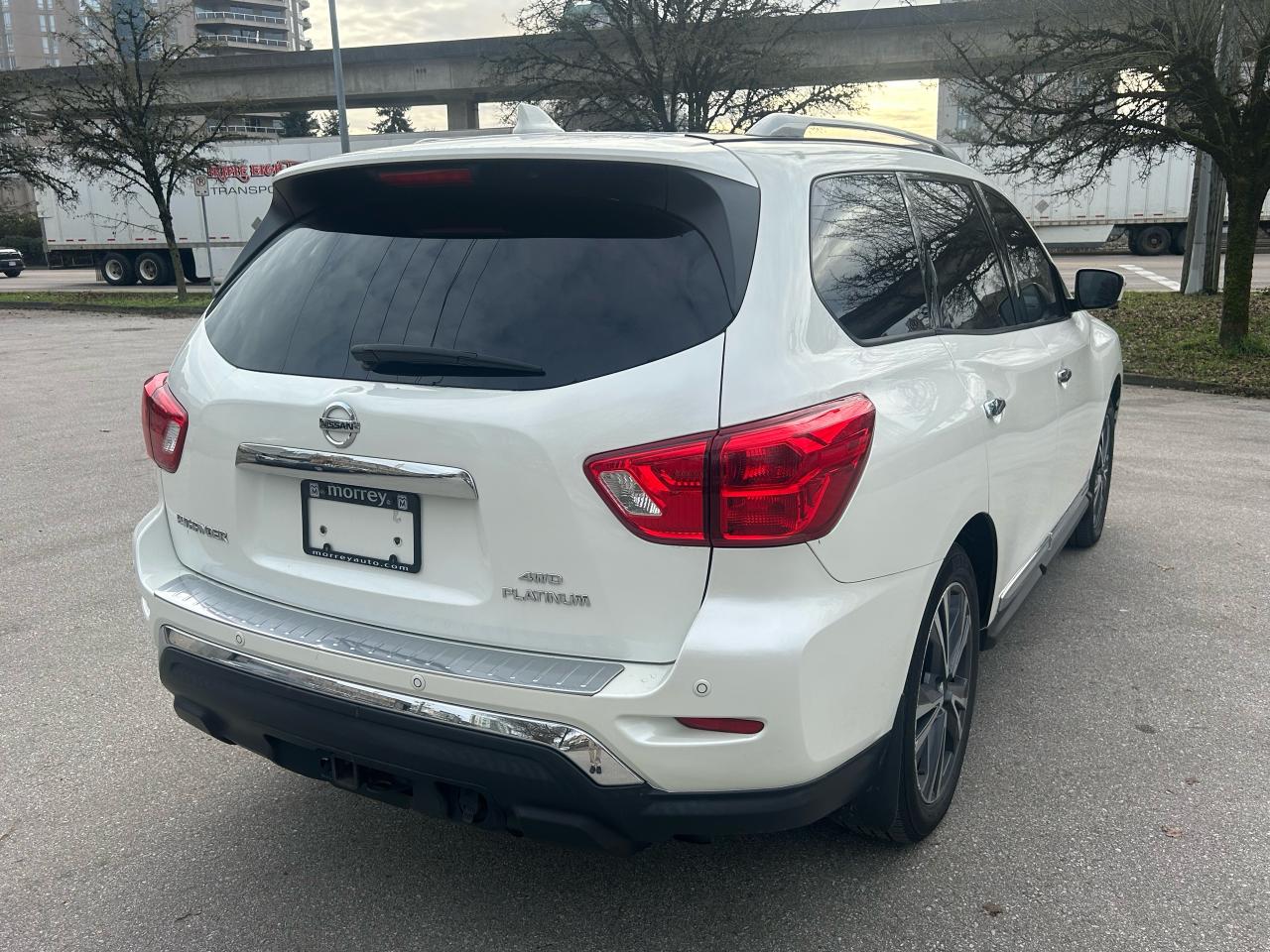 2020 Nissan Pathfinder 4x4 Platinum - Photo #6