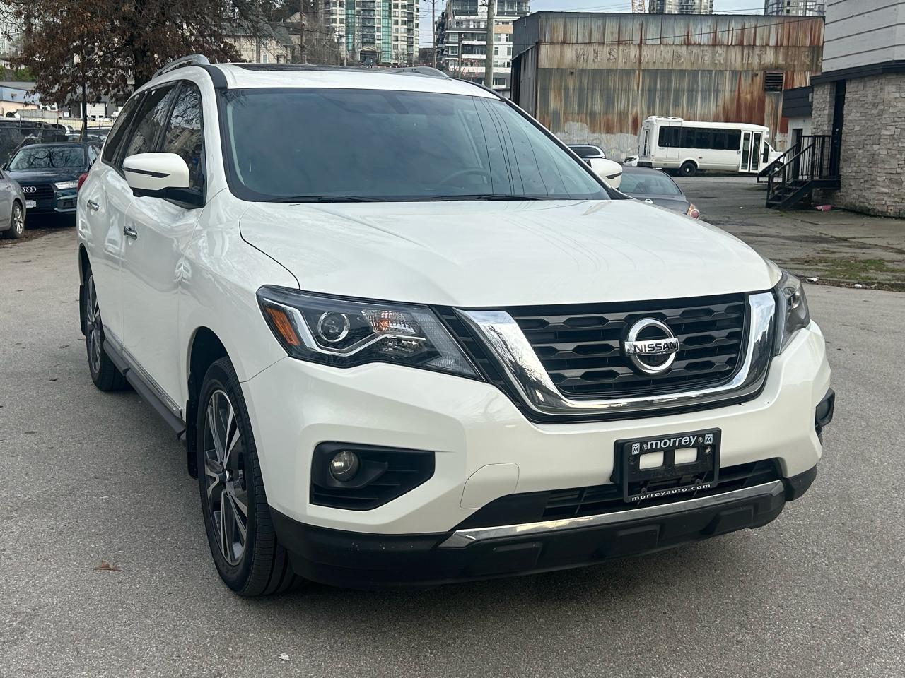 2020 Nissan Pathfinder 4x4 Platinum - Photo #4