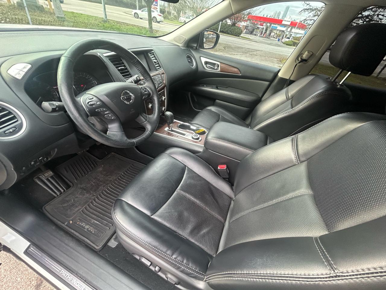 2020 Nissan Pathfinder 4x4 Platinum - Photo #9