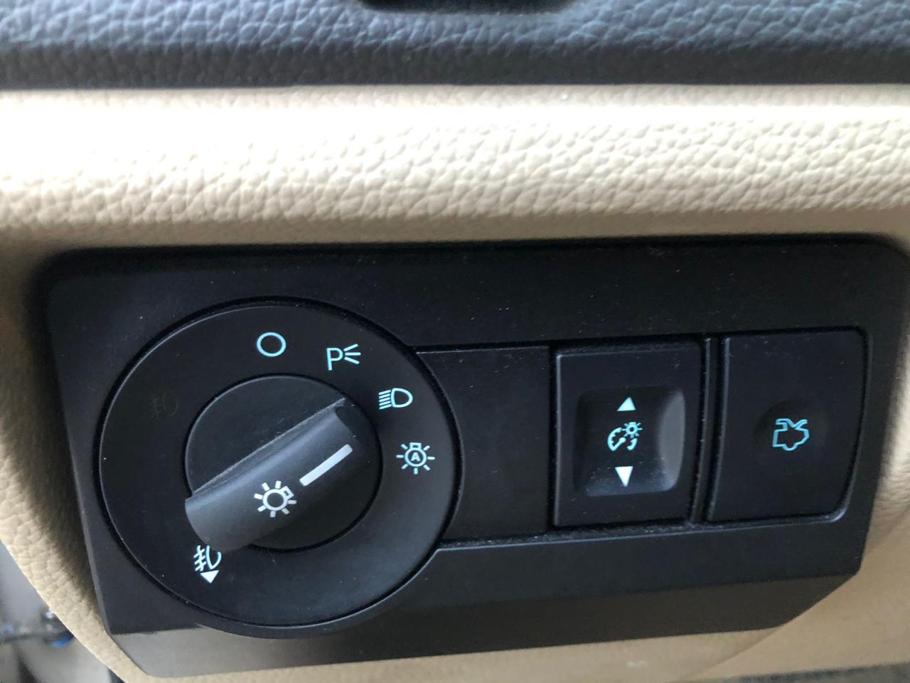 2010 Ford Fusion SEL Photo