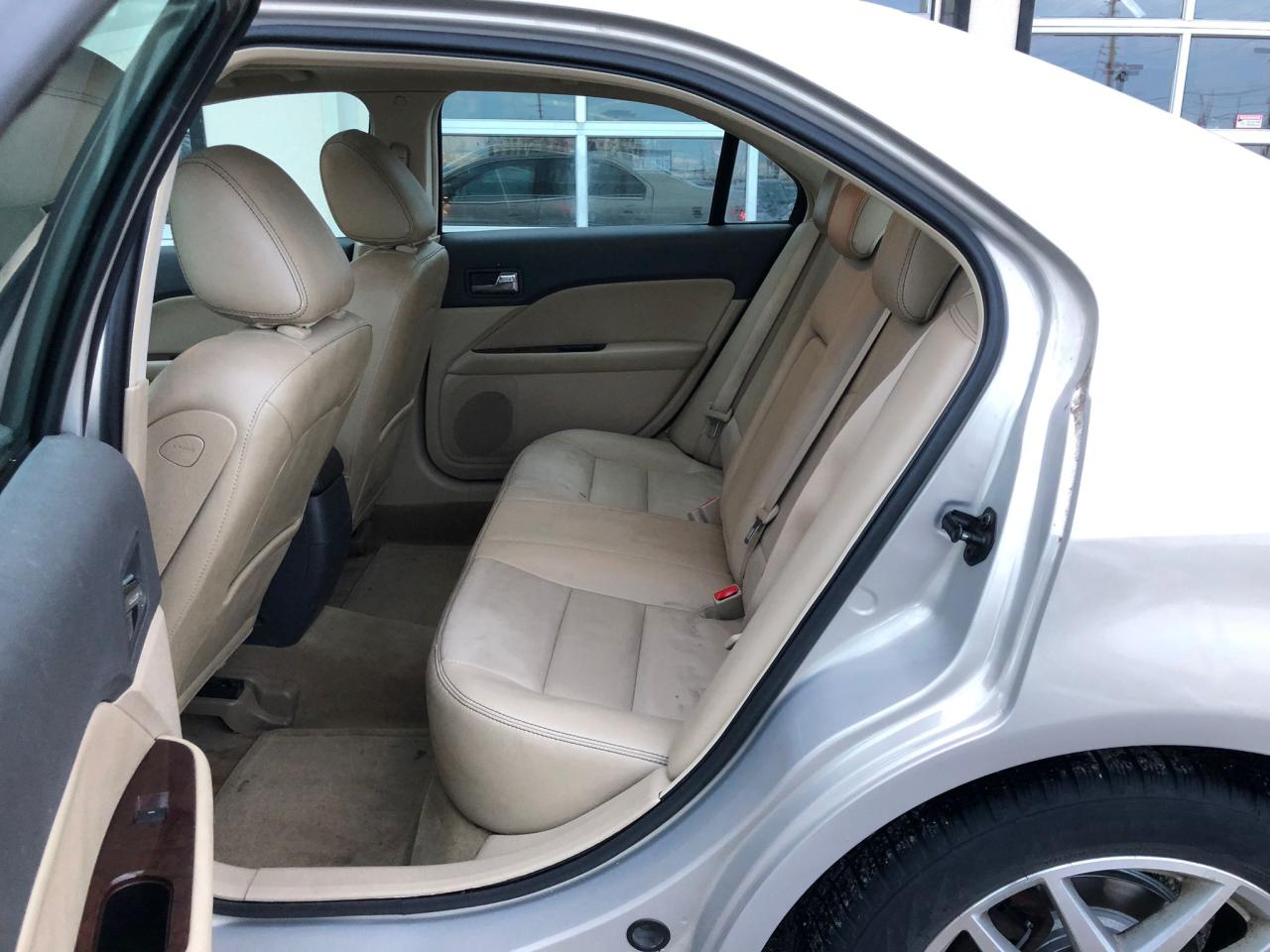 2010 Ford Fusion SEL Photo