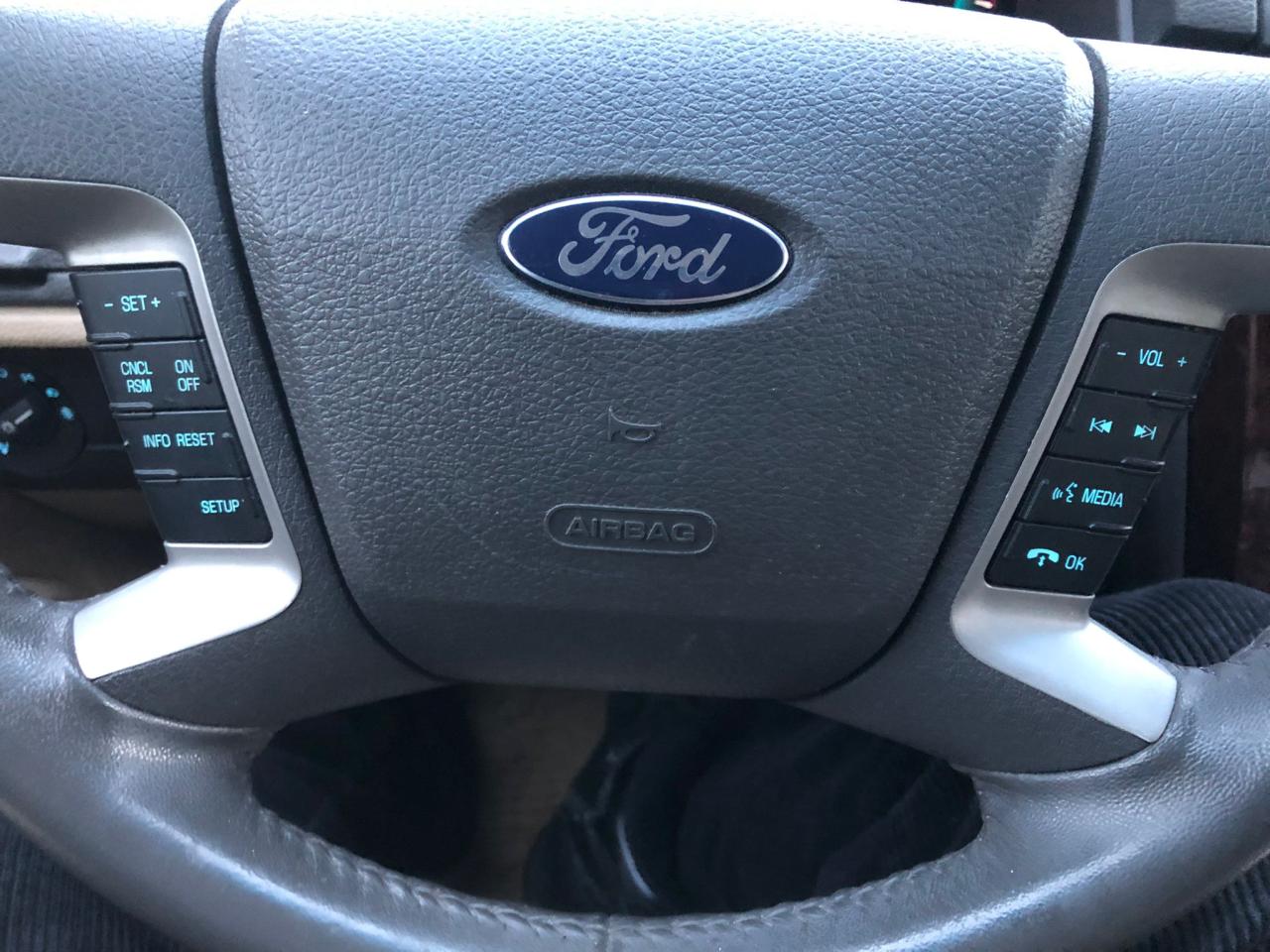 2010 Ford Fusion SEL Photo