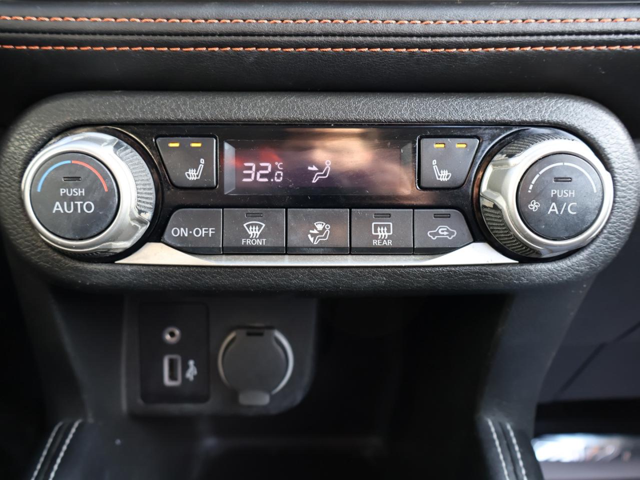 2019 Nissan Kicks SR CERTIFIED *ACCIDENT FREE*NOSSAN MAINTAIN* CAMERA BLUETOOTH LEATHER HEATED SEATS CRUISE ALLOYS Photo