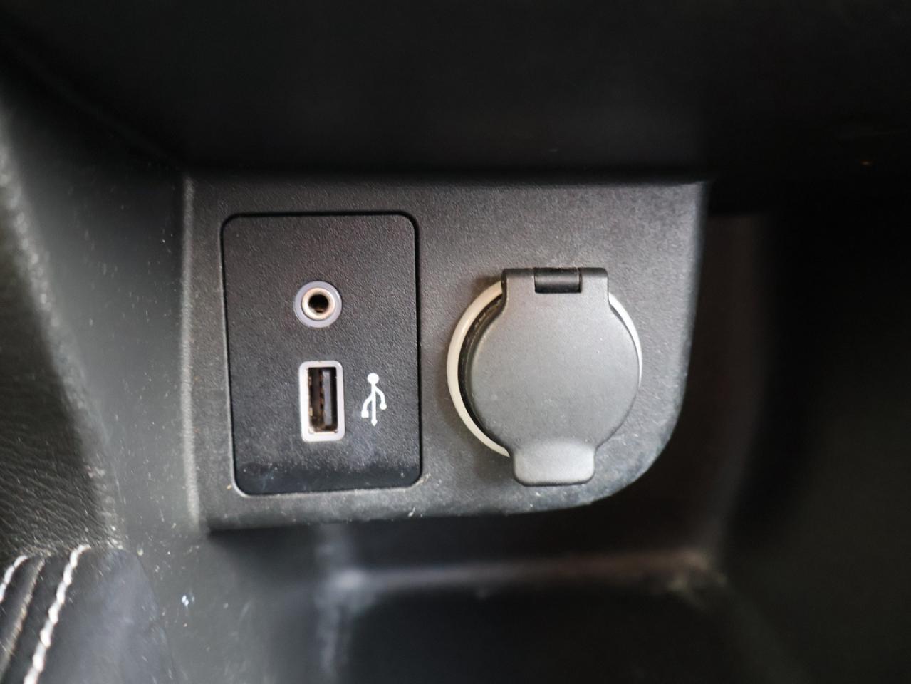 2019 Nissan Kicks SR CERTIFIED *ACCIDENT FREE*NOSSAN MAINTAIN* CAMERA BLUETOOTH LEATHER HEATED SEATS CRUISE ALLOYS Photo