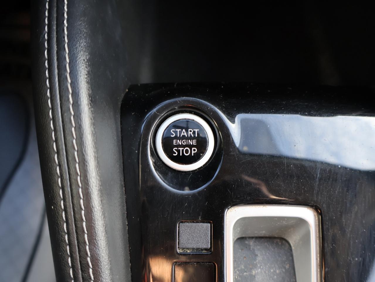 2019 Nissan Kicks SR CERTIFIED *ACCIDENT FREE*NOSSAN MAINTAIN* CAMERA BLUETOOTH LEATHER HEATED SEATS CRUISE ALLOYS Photo