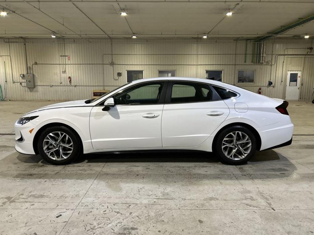 2023 Hyundai Sonata Preferred | No accidents Photo