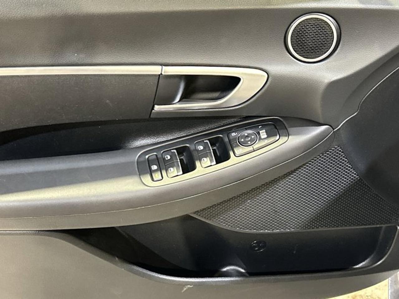 2023 Hyundai Sonata Preferred | No accidents Photo