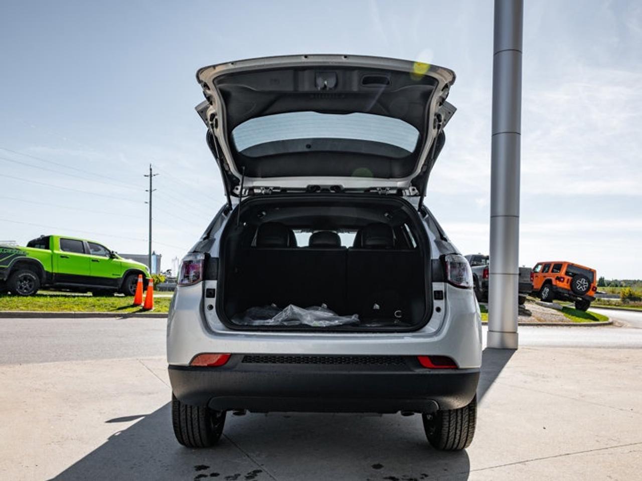 2026 Jeep Compass NORTH Photo