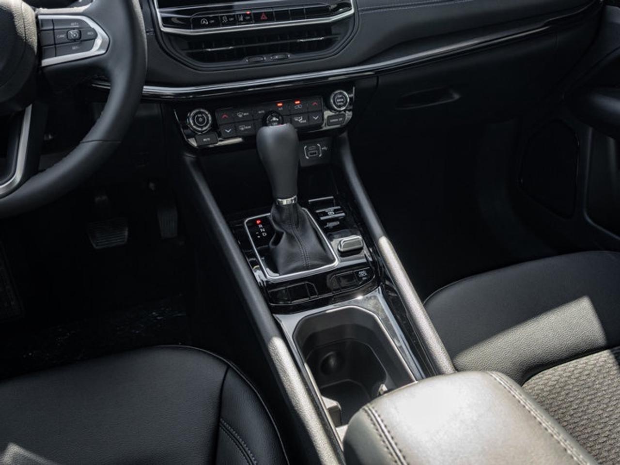 2026 Jeep Compass NORTH Photo