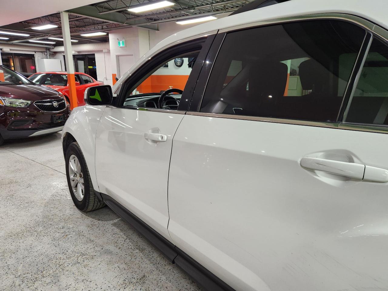 2017 Chevrolet Equinox LT ALL WHEEL DRIVE POWER HATCH HEATED SEATS Photo