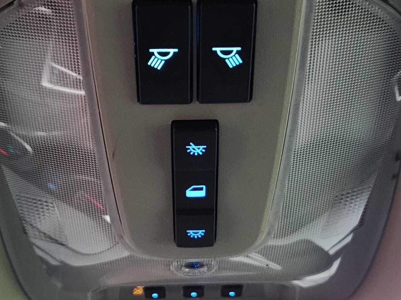 2017 Chevrolet Equinox LT ALL WHEEL DRIVE POWER HATCH HEATED SEATS Photo