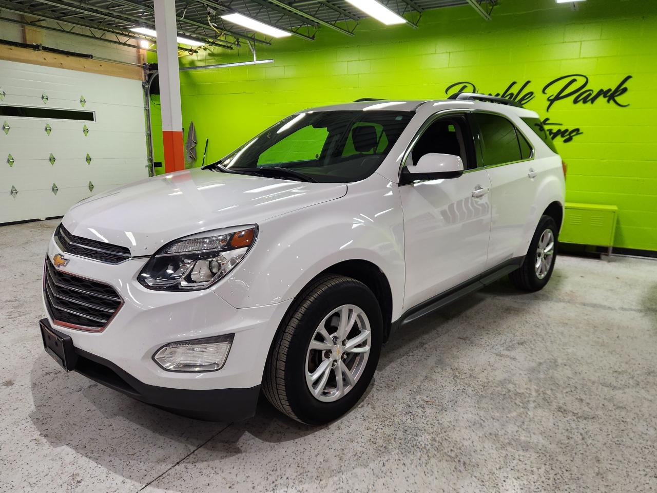 2017 Chevrolet Equinox LT ALL WHEEL DRIVE POWER HATCH HEATED SEATS Photo