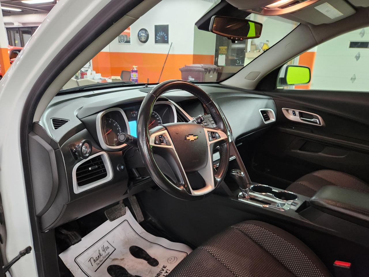 2017 Chevrolet Equinox LT ALL WHEEL DRIVE POWER HATCH HEATED SEATS Photo