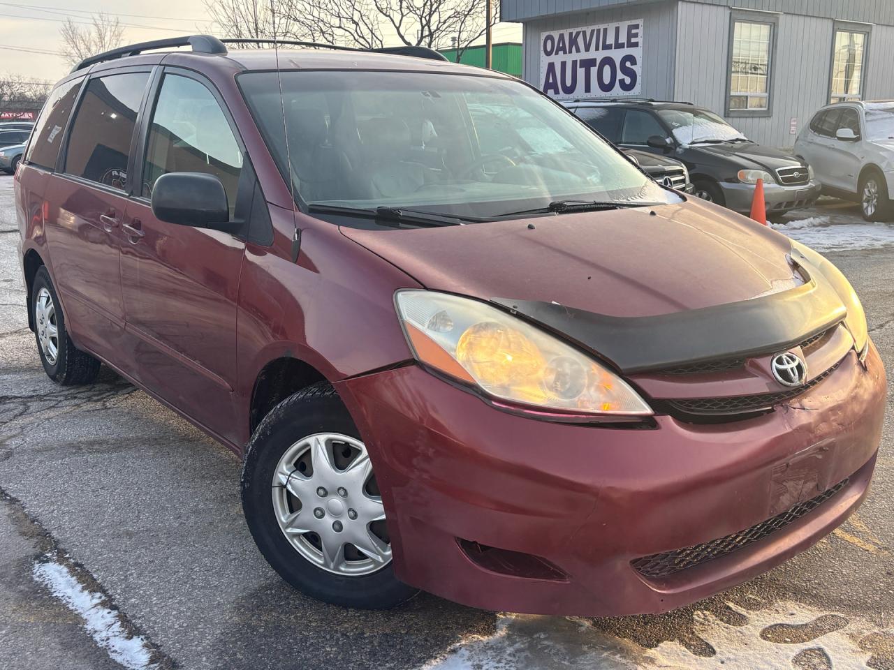 2009 Toyota Sienna Leather CE 8-Pass FWD Photo