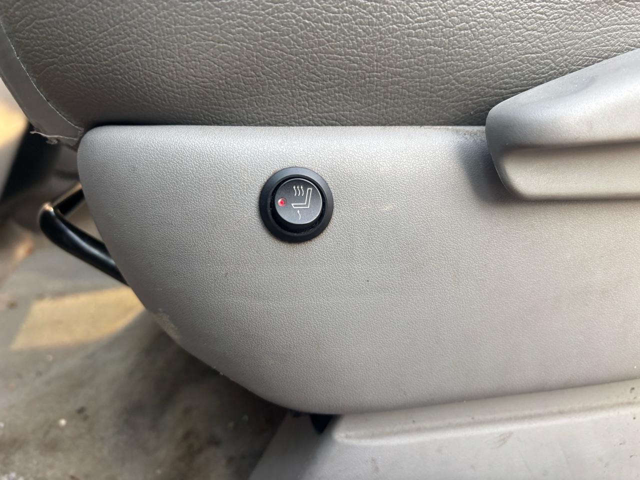 2009 Toyota Sienna Leather CE 8-Pass FWD Photo