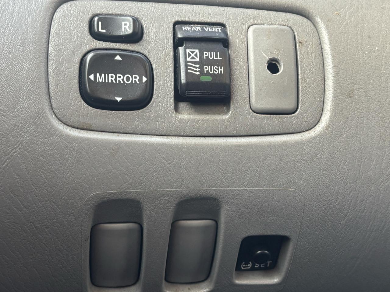 2009 Toyota Sienna Leather CE 8-Pass FWD Photo