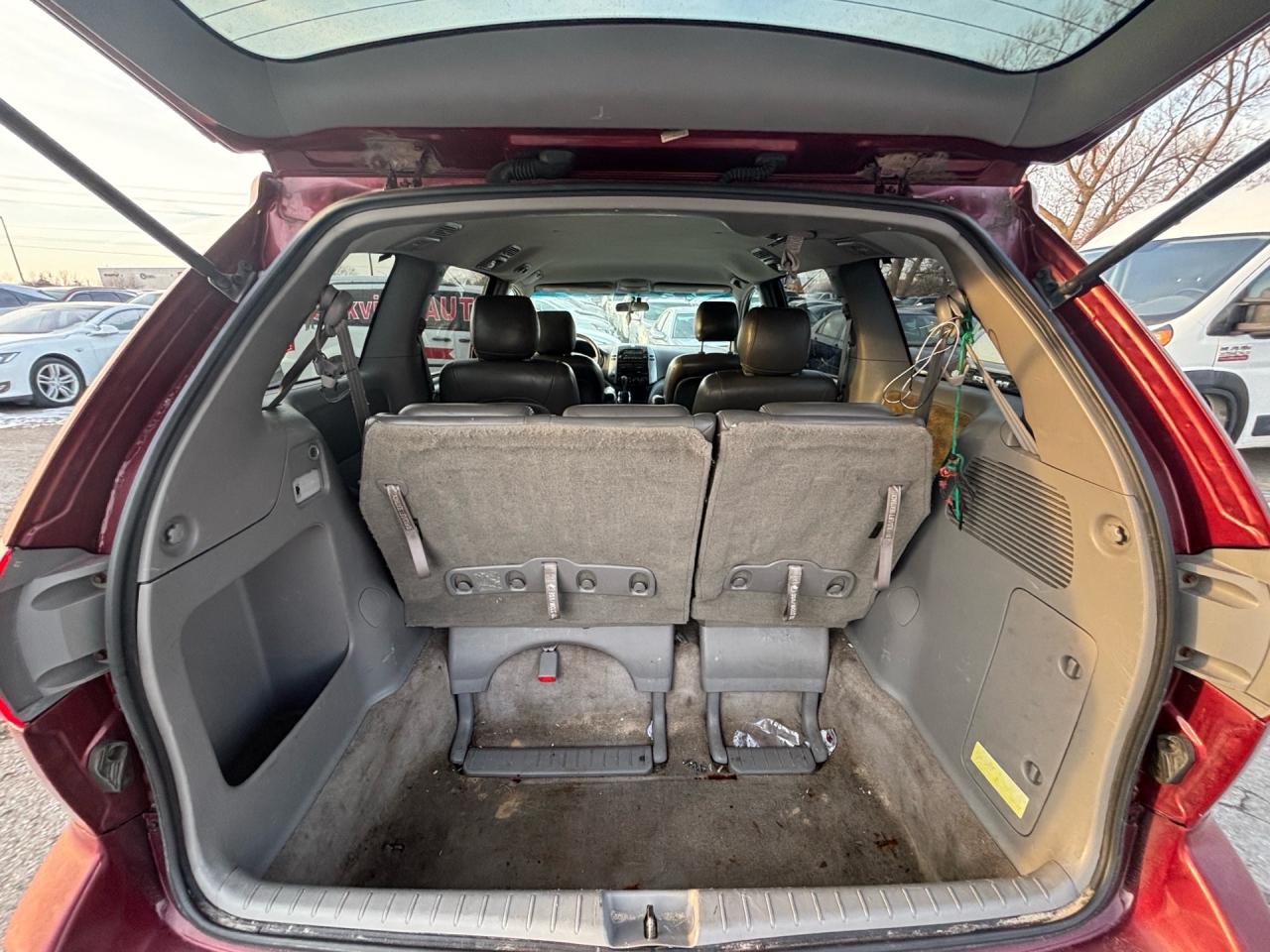 2009 Toyota Sienna Leather CE 8-Pass FWD Photo