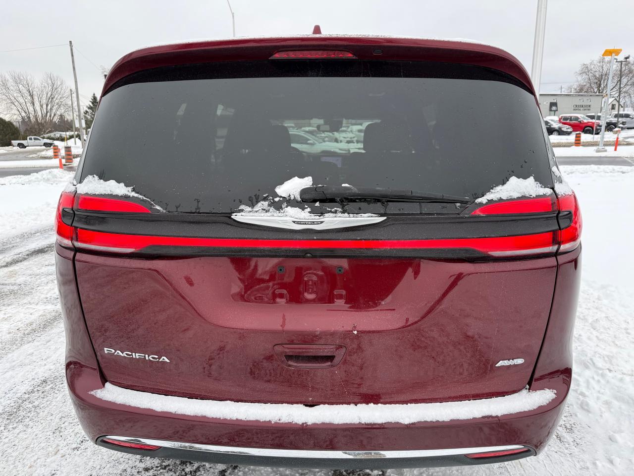 2022 Chrysler Pacifica Touring AWD! AutoStart! Pwr Sliding Doors! Photo4