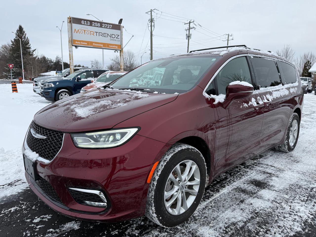 2022 Chrysler Pacifica Touring AWD! AutoStart! Pwr Sliding Doors! Photo1
