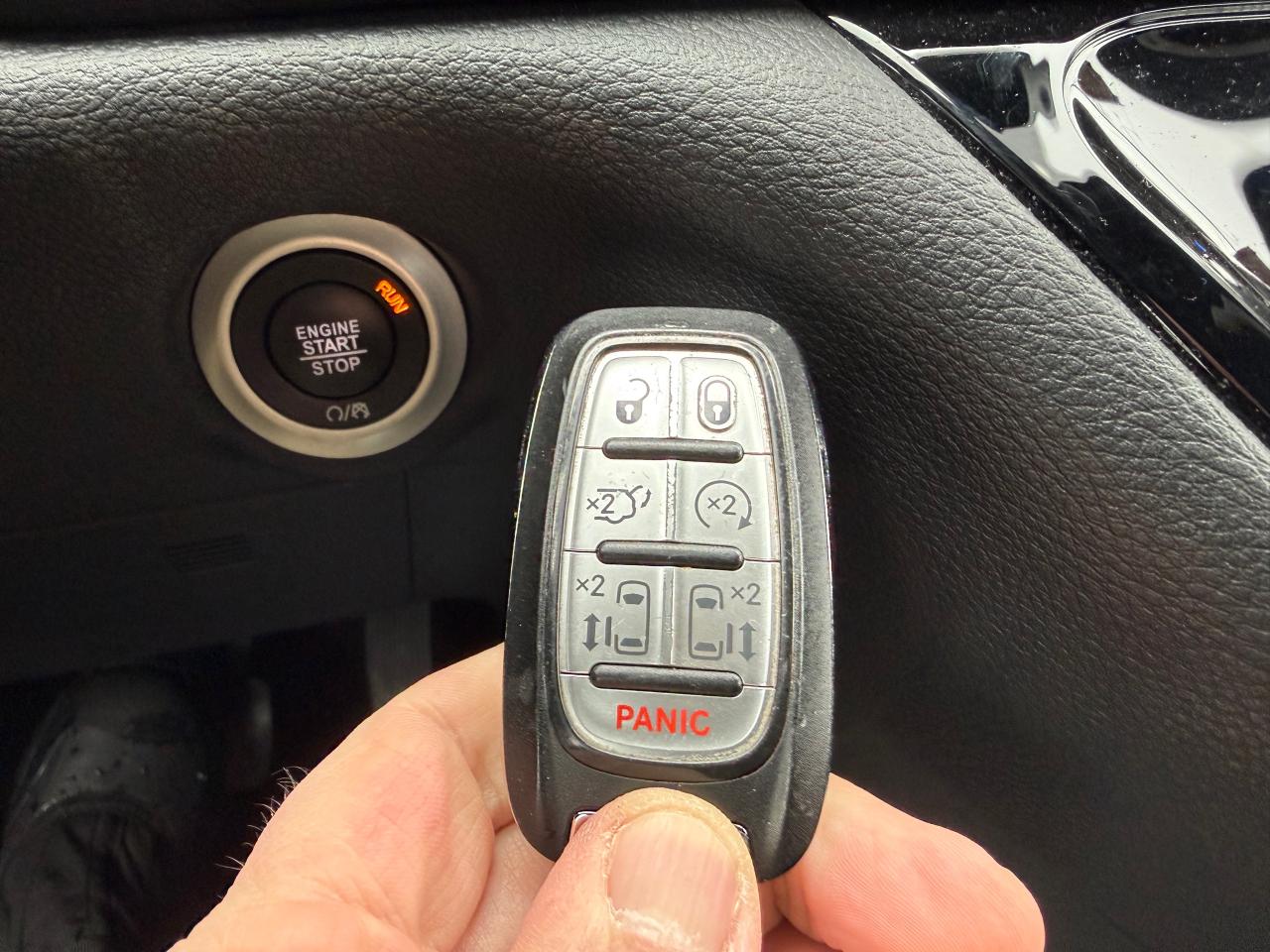 2022 Chrysler Pacifica Touring AWD! AutoStart! Pwr Sliding Doors! Photo