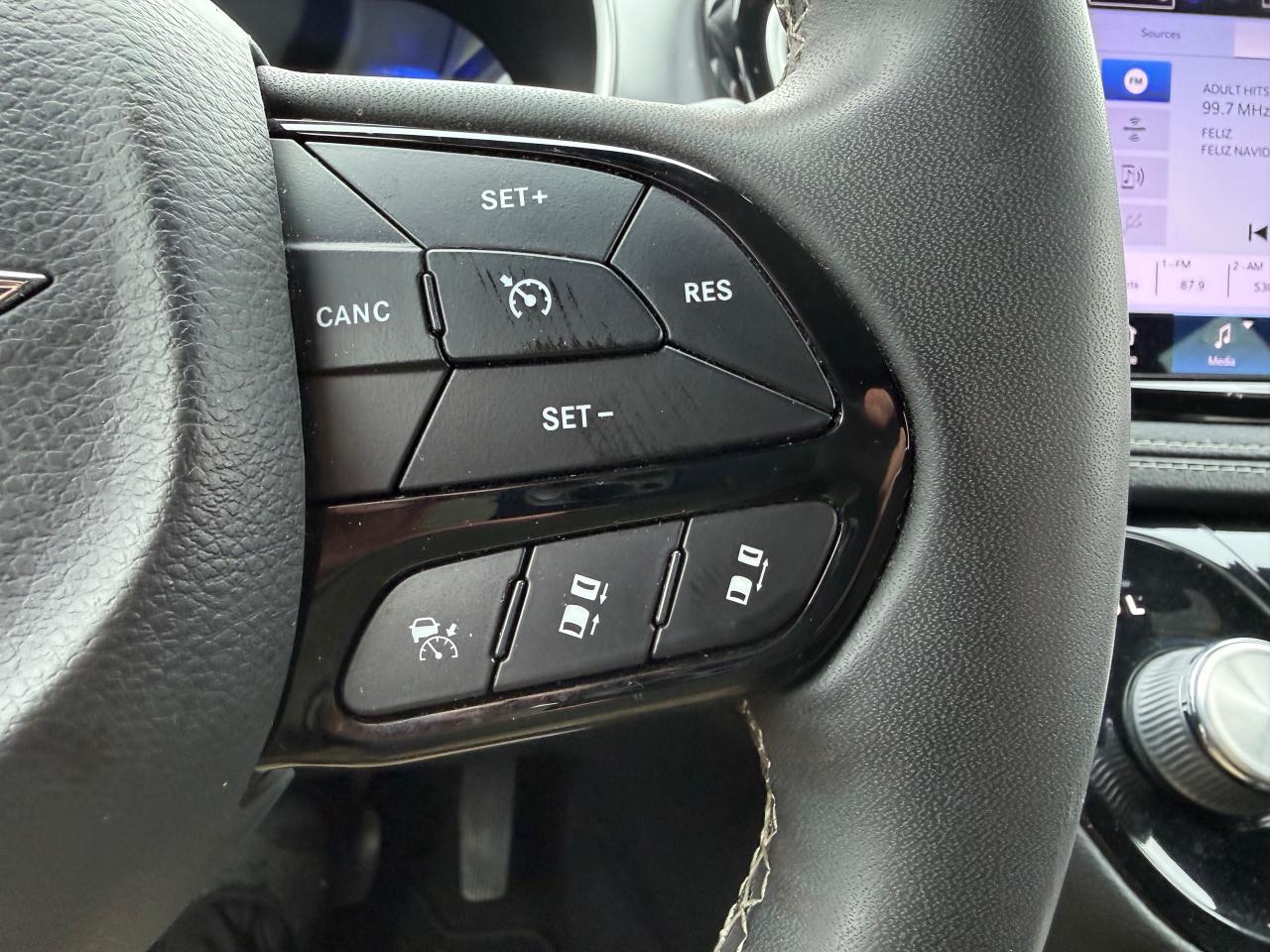 2022 Chrysler Pacifica Touring AWD! AutoStart! Pwr Sliding Doors! Photo