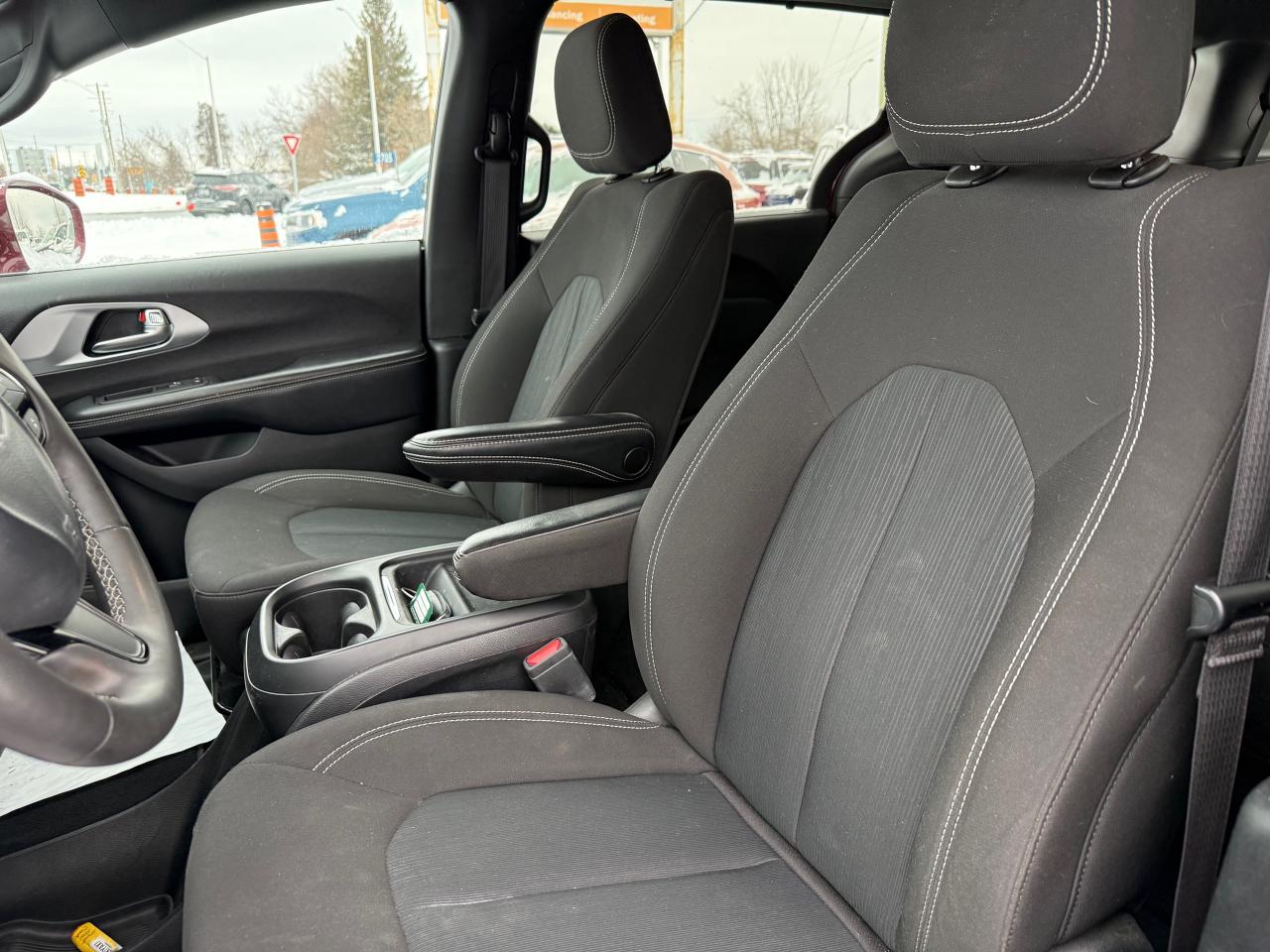 2022 Chrysler Pacifica Touring AWD! AutoStart! Pwr Sliding Doors! Photo