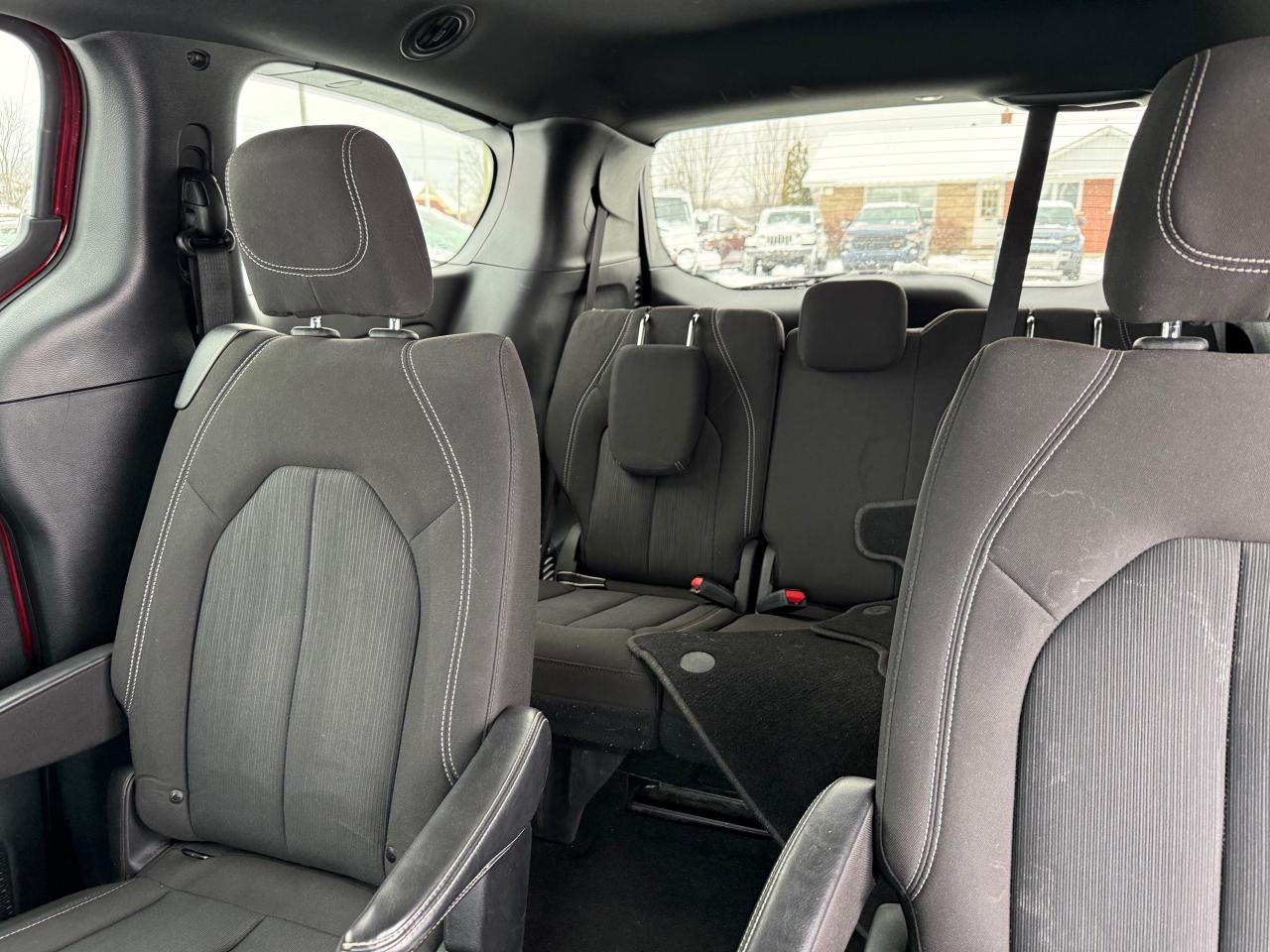 2022 Chrysler Pacifica Touring AWD! AutoStart! Pwr Sliding Doors! Photo