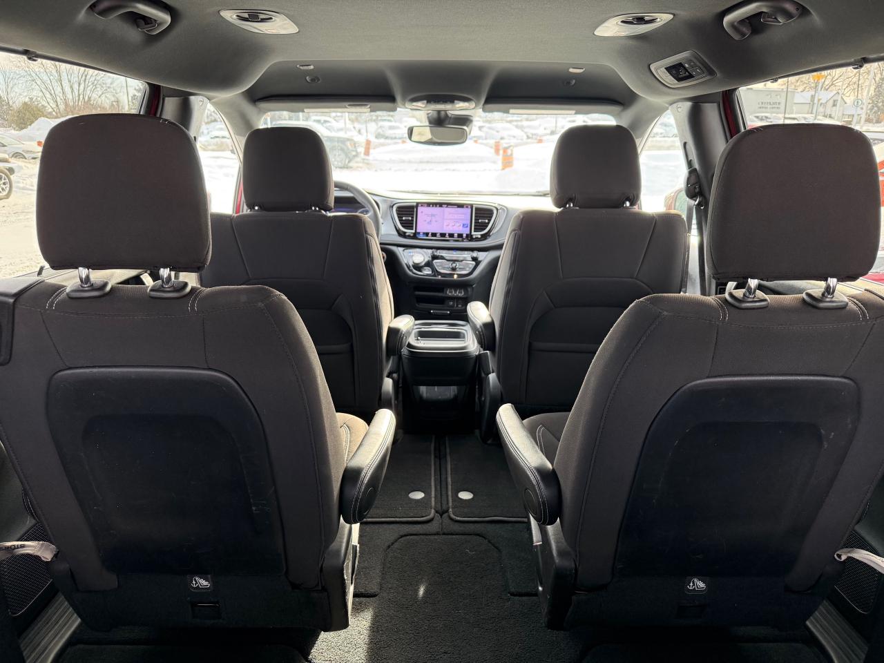 2022 Chrysler Pacifica Touring AWD! AutoStart! Pwr Sliding Doors! Photo