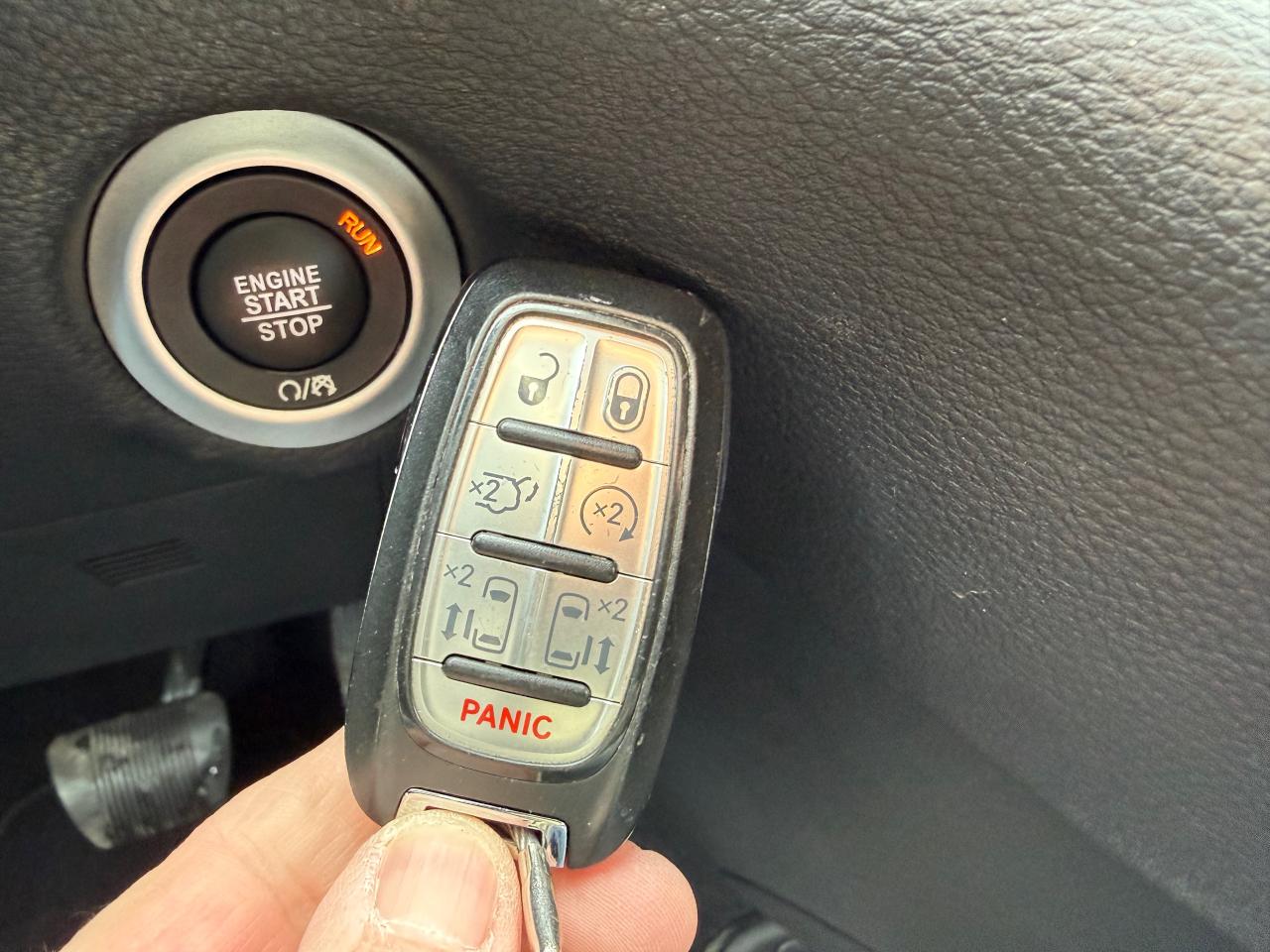 2022 Chrysler Pacifica Touring AWD! AutoStart! Pwr Sliding Doors! Photo