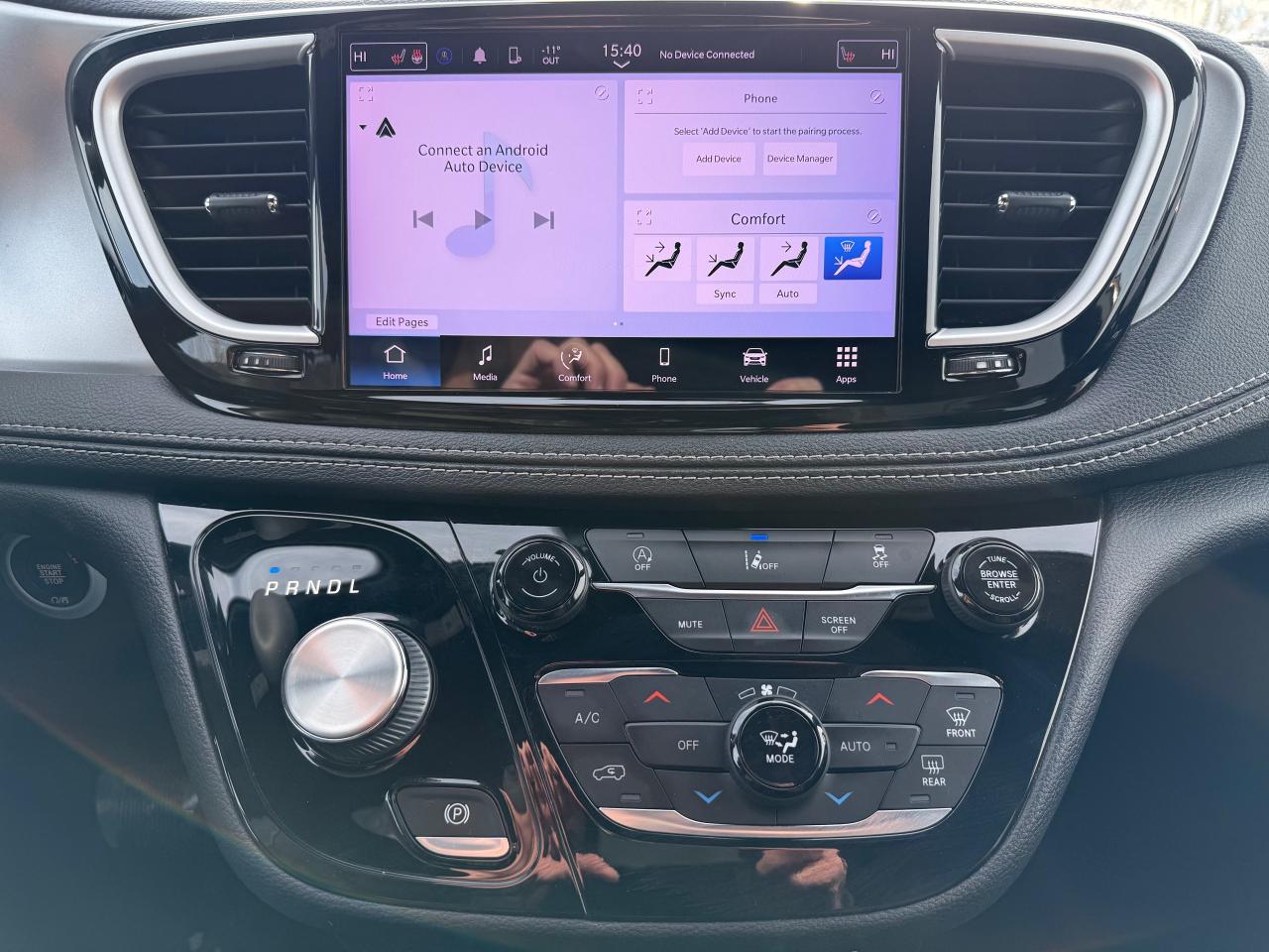 2022 Chrysler Pacifica Touring AWD! AutoStart! Pwr Sliding Doors! Photo